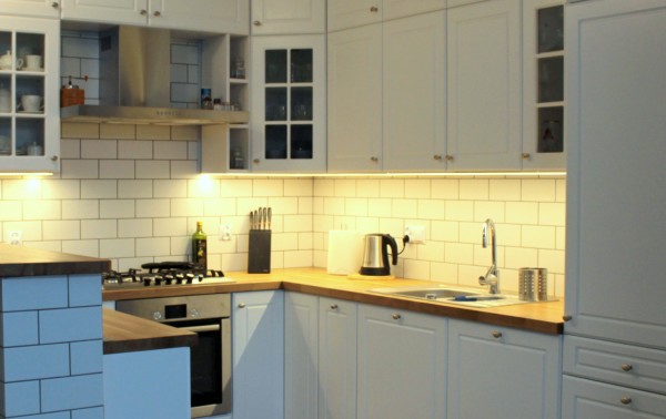 Moda na kuchnie w stylu angielskim lub prowansalskim