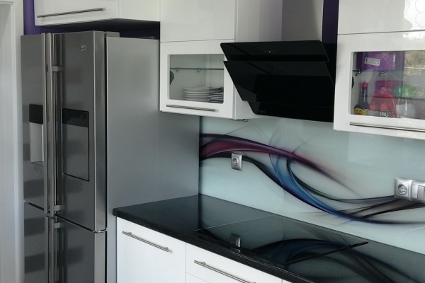 Biały połysk polerowany również w modzie