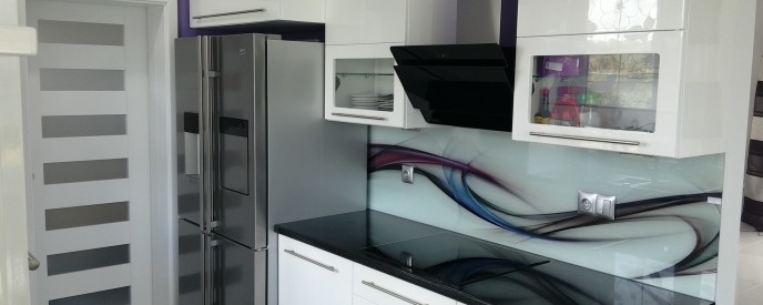 Biały połysk polerowany również w modzie