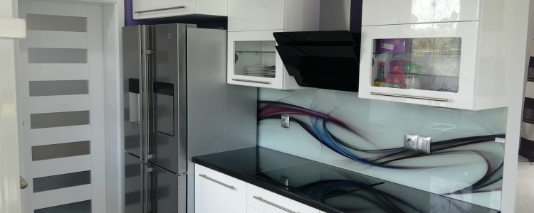 Biały połysk polerowany również w modzie